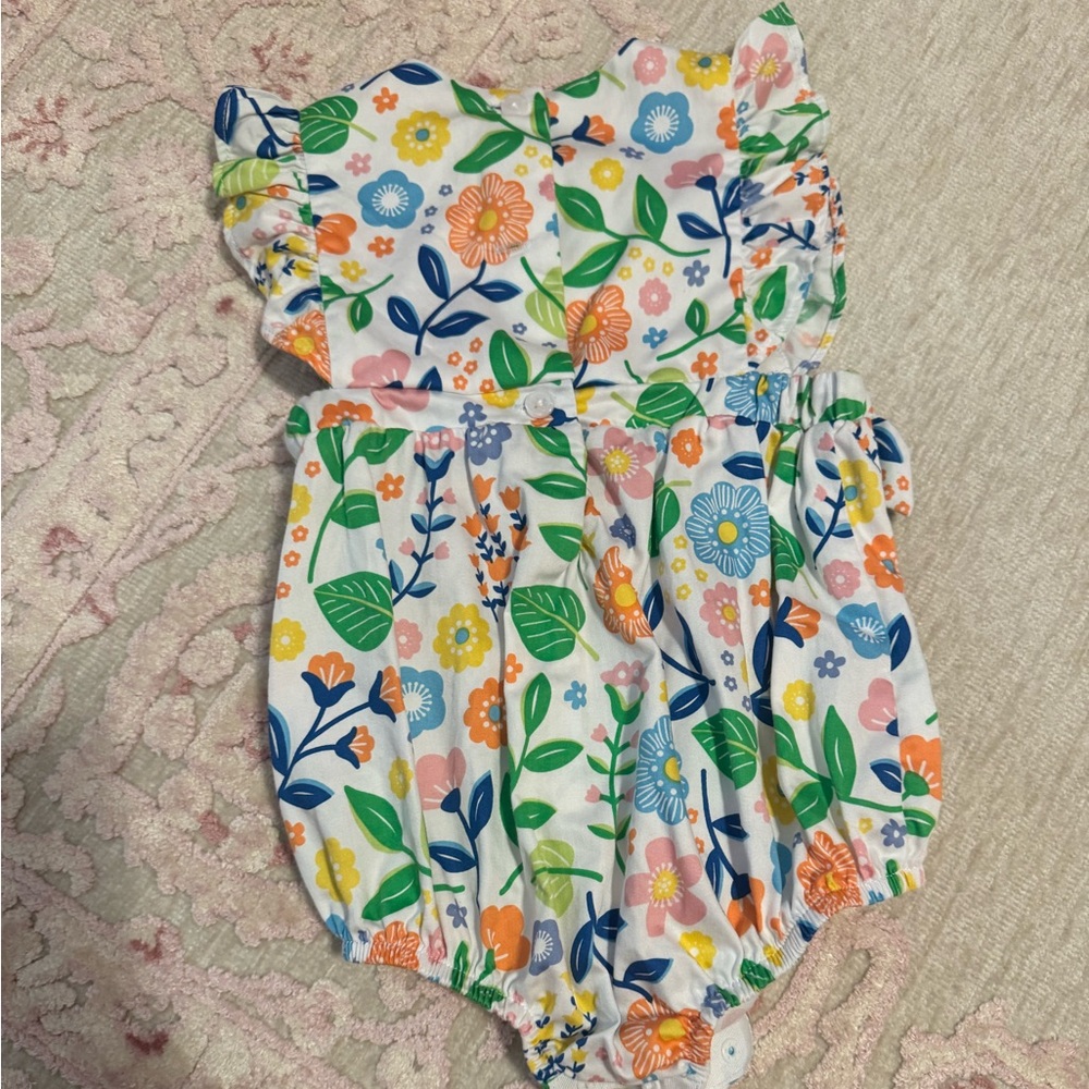 Floral Spring Romper with hat - Picture 3 of 3